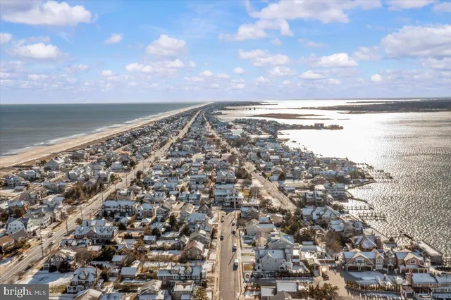 $3,900,000 | 683 Lake Avenue, Bay Head, NJ 08742