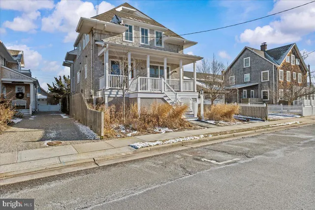 $3,900,000 | 683 Lake Avenue, Bay Head, NJ 08742