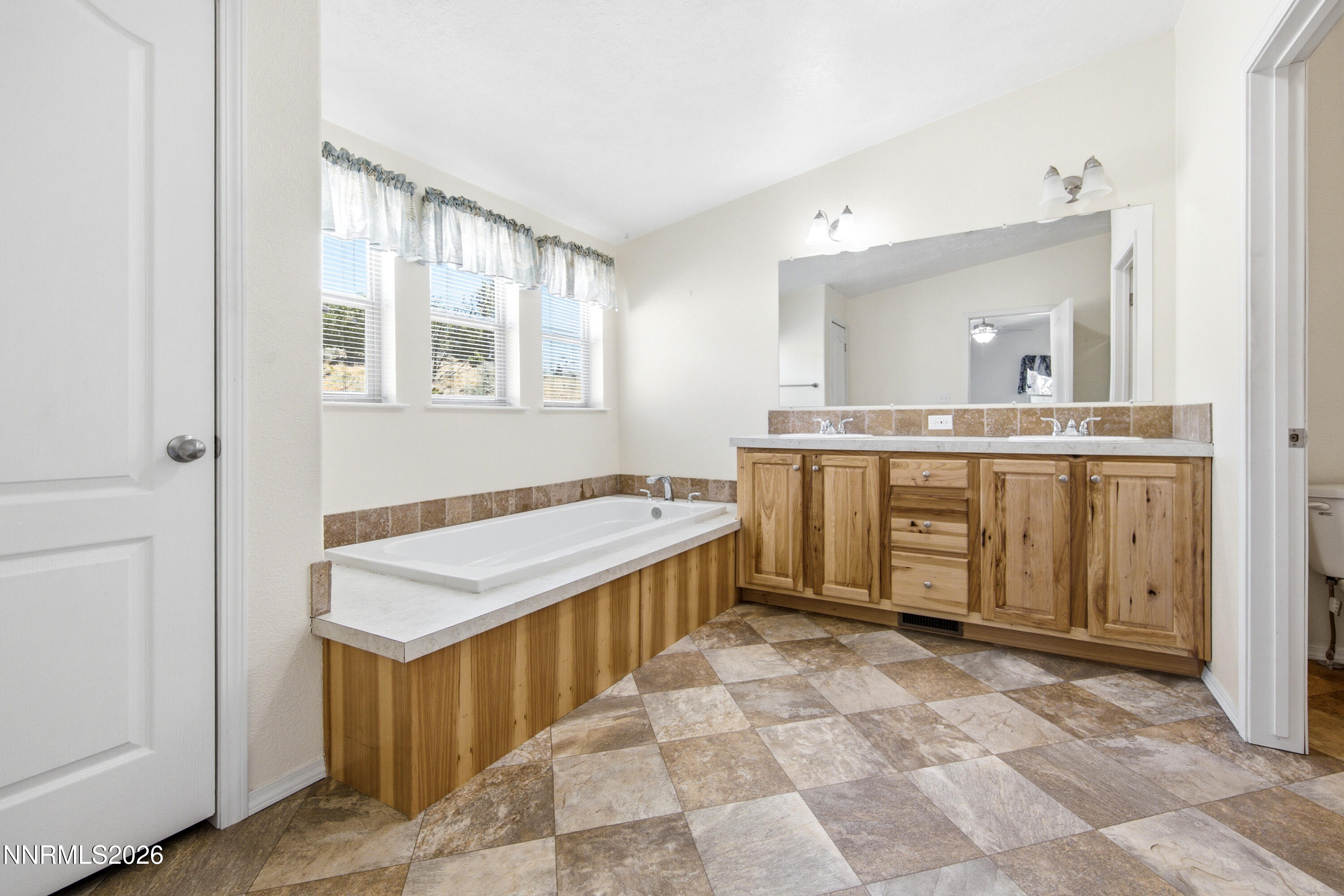 1260 Goldstone Road Reno, NV 89508 - Photo 31 of 87 Goldstone1260-073