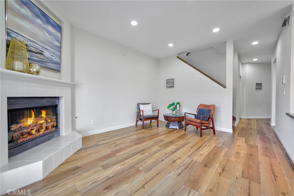 20851 Community Street, Unit 10 Winnetka, CA 91306 - Photo 4 of 23