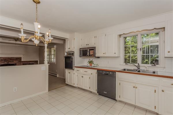 128 Woodland Road Springfield, MA 01129 - Photo 4 of 20