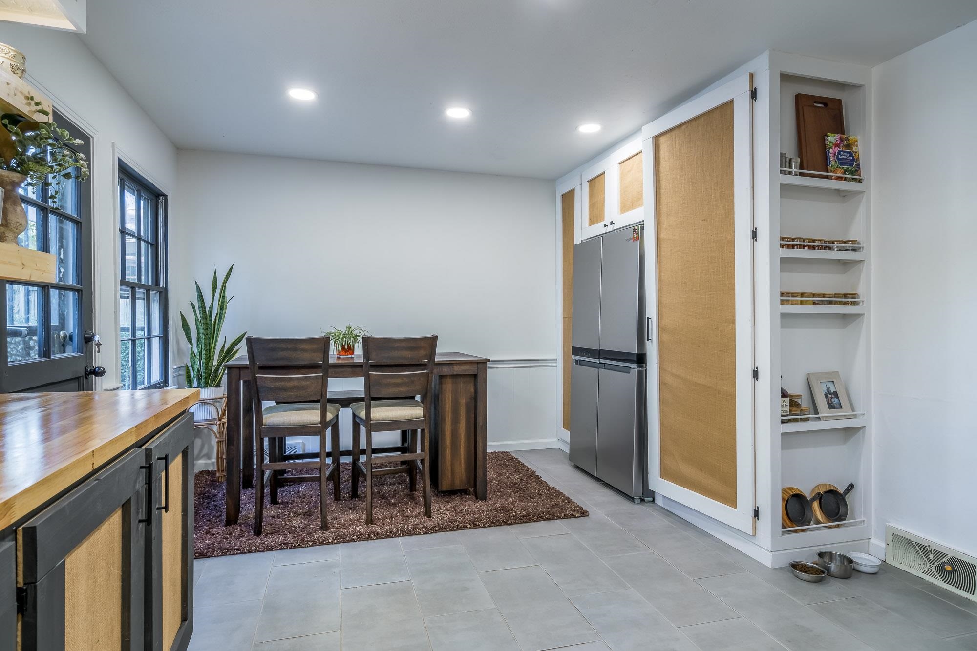 6780 Wytham Drive Memphis, TN 38119 - Photo 12 of 25 a view of a dining room with furniture