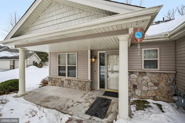 $425,000 | 11187 Eagle Ridge Way, Chisago City, MN 55013