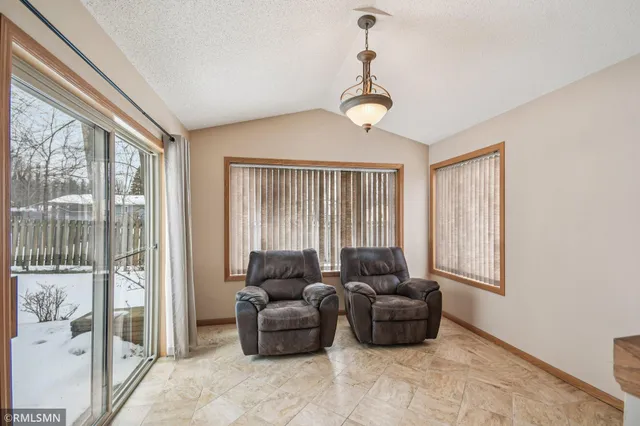 $425,000 | 11187 Eagle Ridge Way, Chisago City, MN 55013