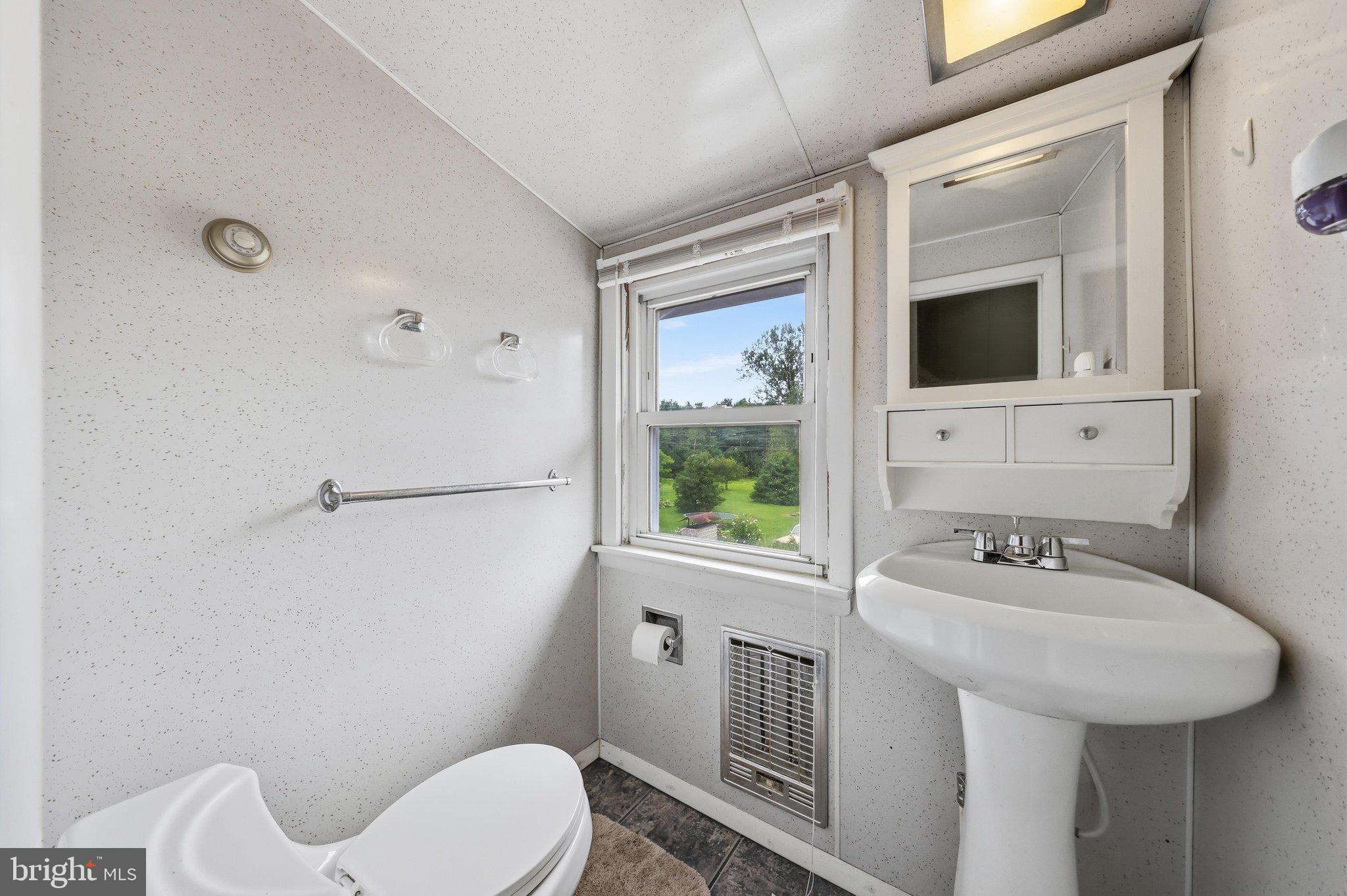 25327 Highfield Road Cascade, MD 21719 - Photo 38 of 52 Powder Room