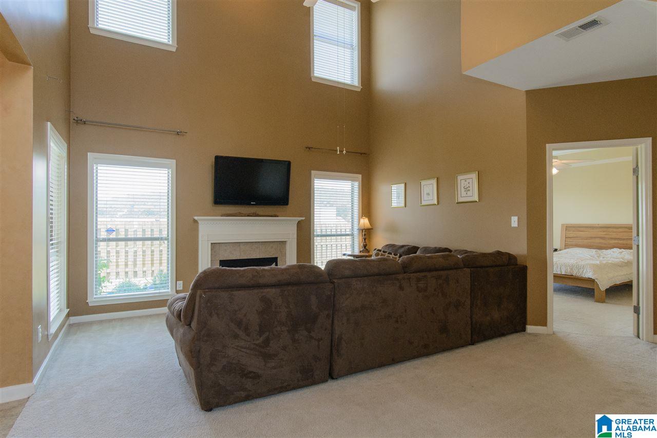2009 Lake Circle Sterrett, AL 35147 - Photo 7 of 40
