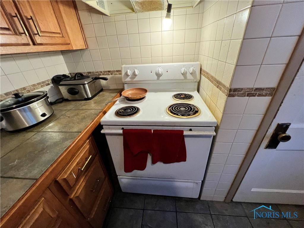 1804 Wyndhurst Road Toledo, OH 43607 - Photo 12 of 26 Gallery Image 12