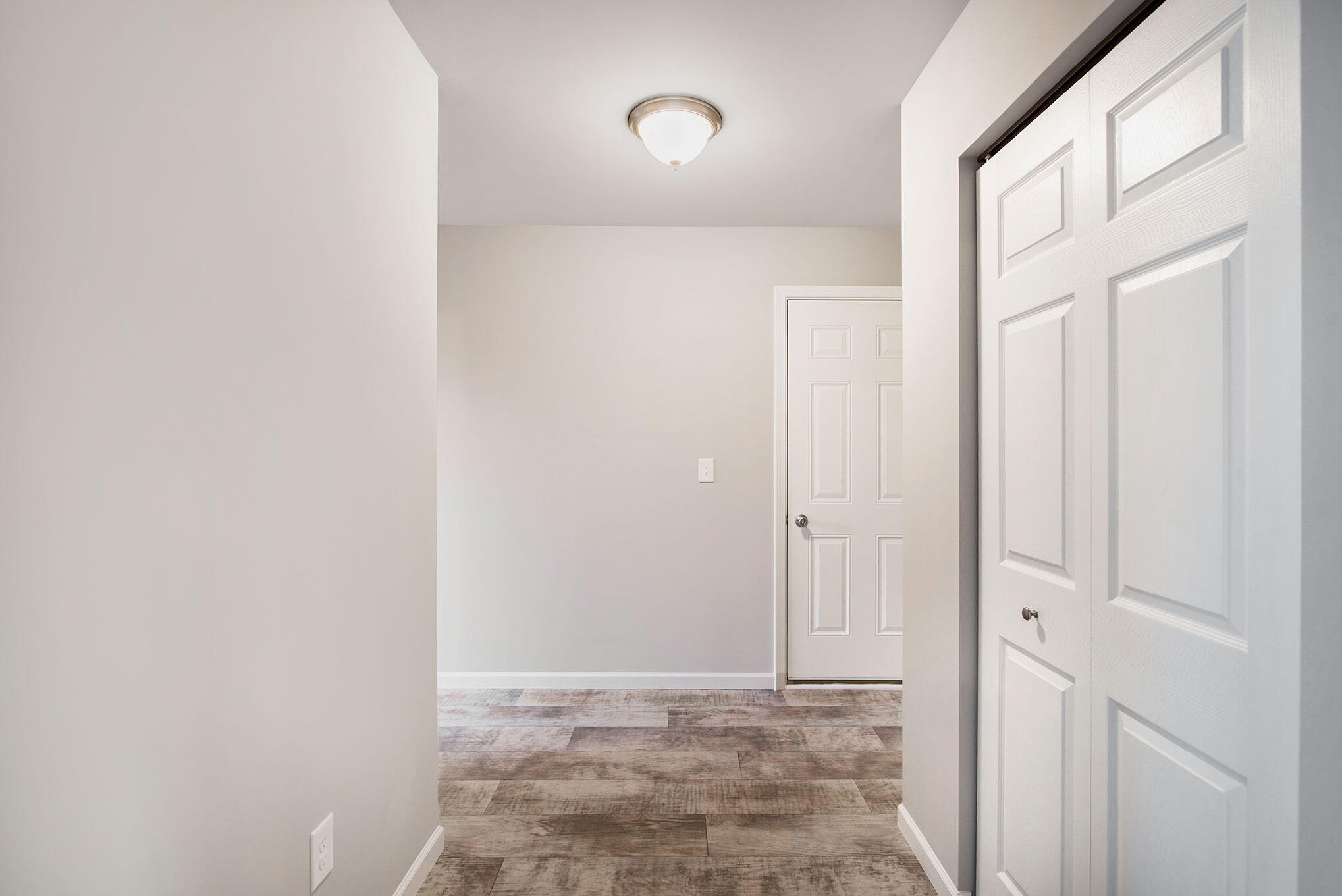 9377 Ellis Road Belding, MI 48809 - Photo 3 of 38 MWK080-i1830-Mudroom