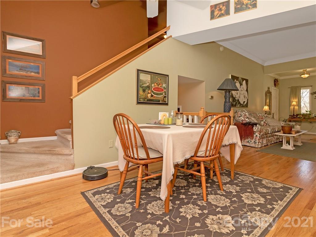 694 Tiptop Road Brevard, NC 28712 - Photo 13 of 32 Gallery Image 13