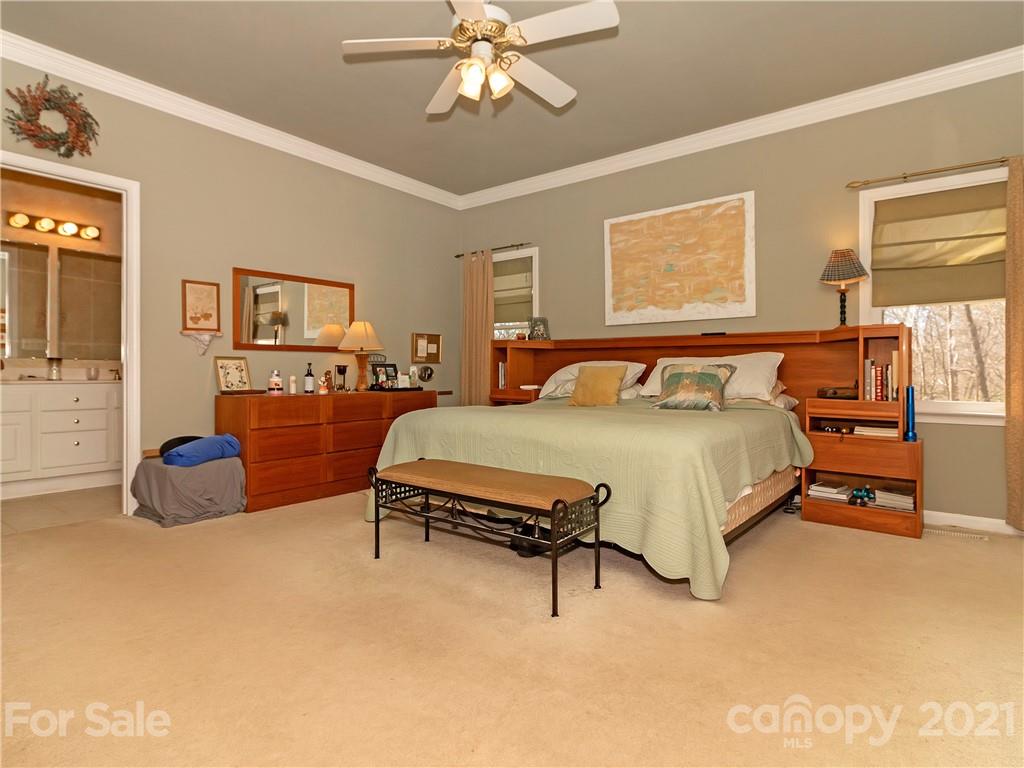 694 Tiptop Road Brevard, NC 28712 - Photo 14 of 32 Gallery Image 14