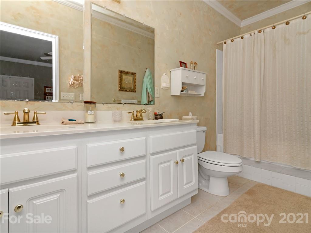 694 Tiptop Road Brevard, NC 28712 - Photo 15 of 32 Gallery Image 15