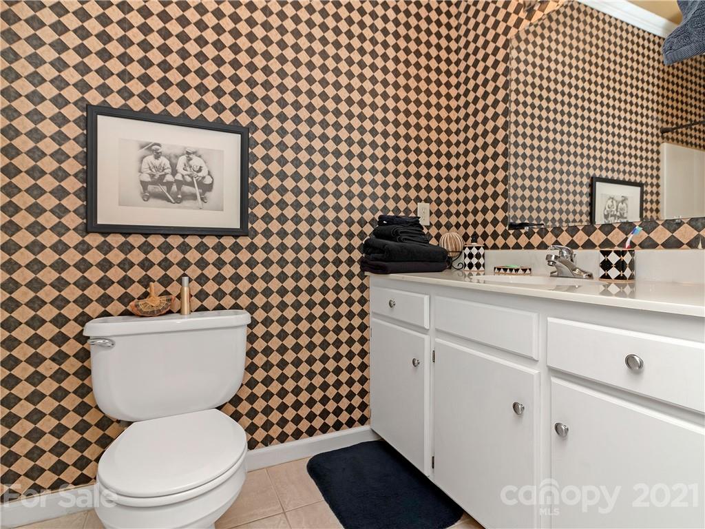 694 Tiptop Road Brevard, NC 28712 - Photo 17 of 32 Gallery Image 17