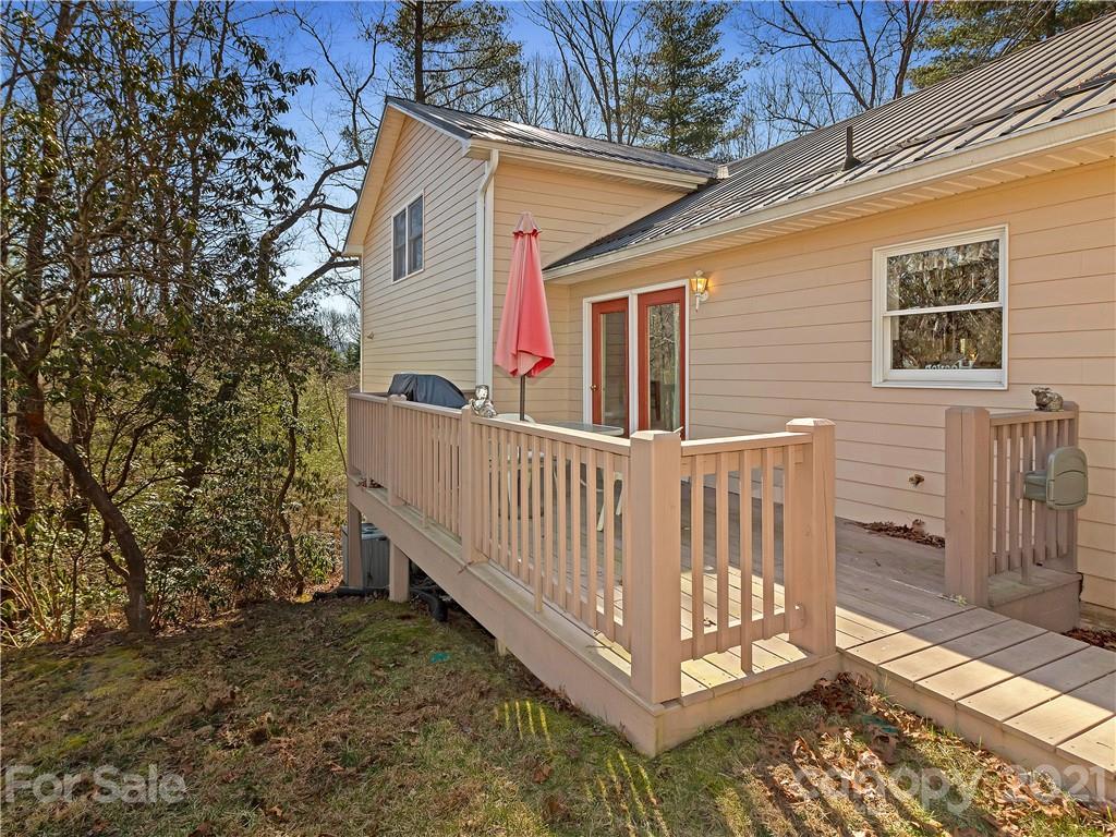 694 Tiptop Road Brevard, NC 28712 - Photo 26 of 32 Gallery Image 26
