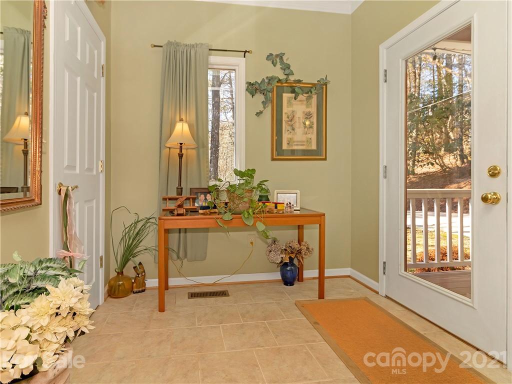 694 Tiptop Road Brevard, NC 28712 - Photo 4 of 32 Gallery Image 4