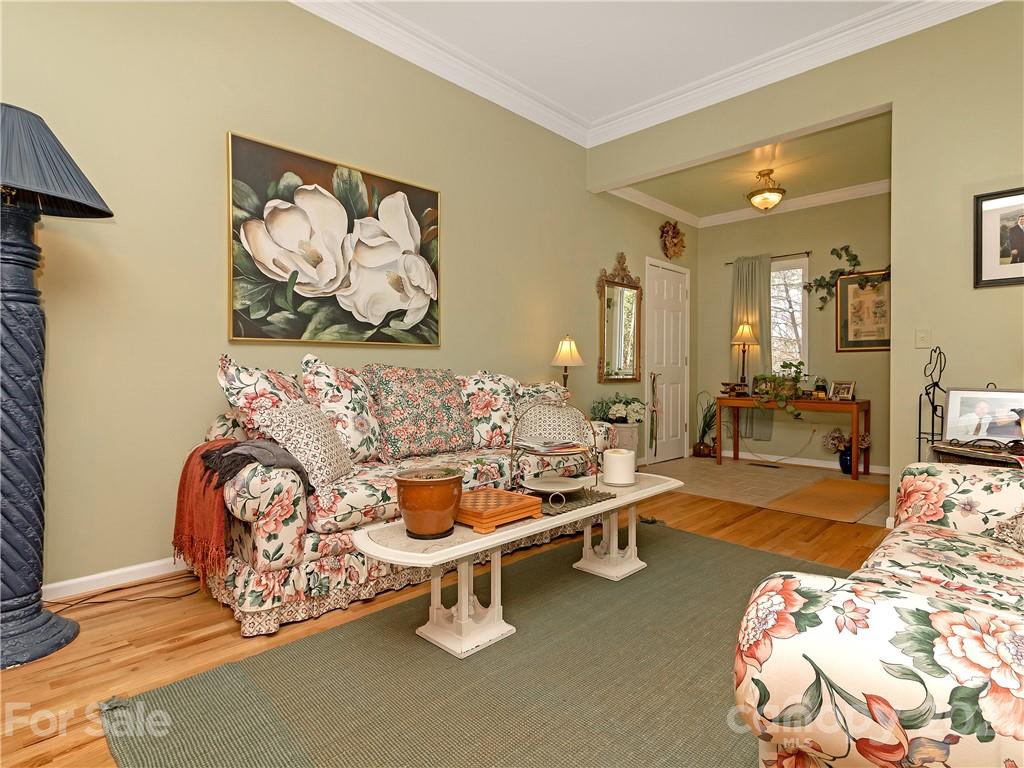 694 Tiptop Road Brevard, NC 28712 - Photo 5 of 32 Gallery Image 5