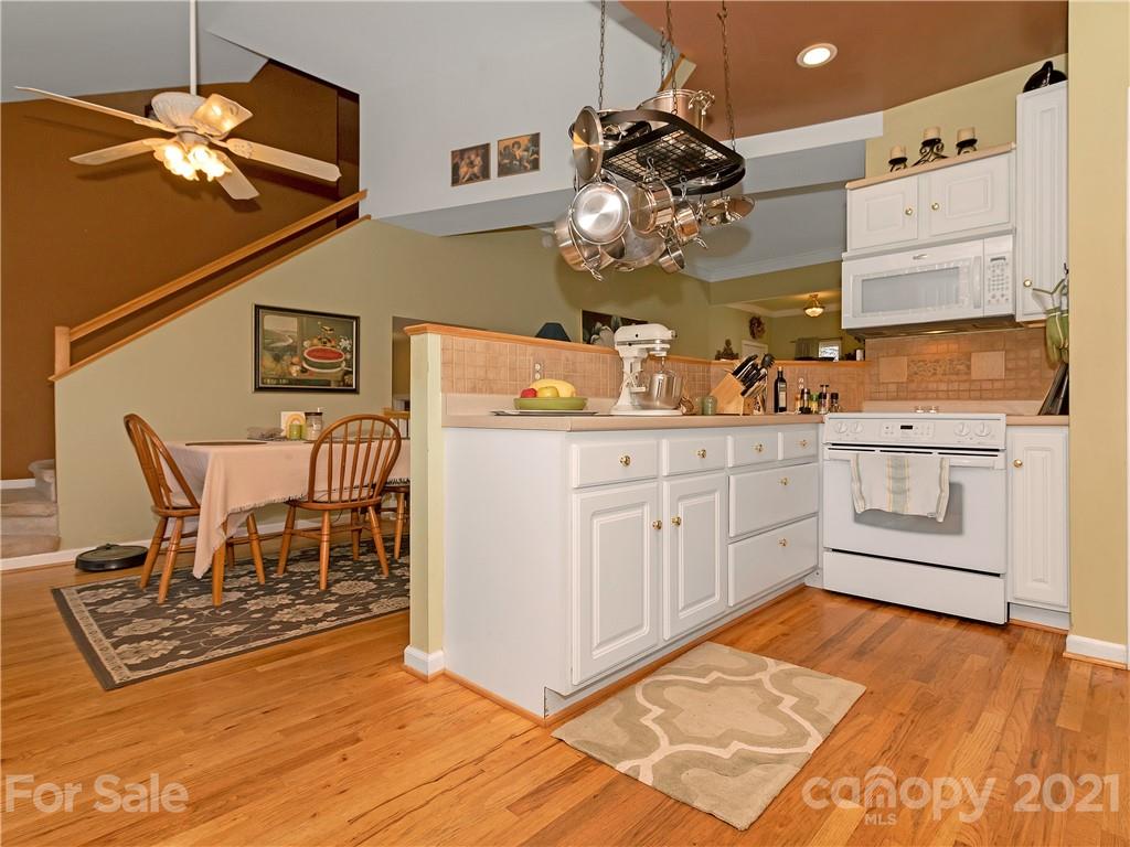 694 Tiptop Road Brevard, NC 28712 - Photo 9 of 32 Gallery Image 9