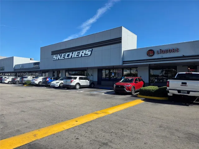 $299,900 | 17000 Northwest 67th Avenue, Unit 126, Hialeah, FL 33015