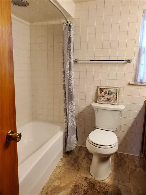 228 Ekastown Road Sarver, PA 16055 - Photo 11 of 25 Main bath