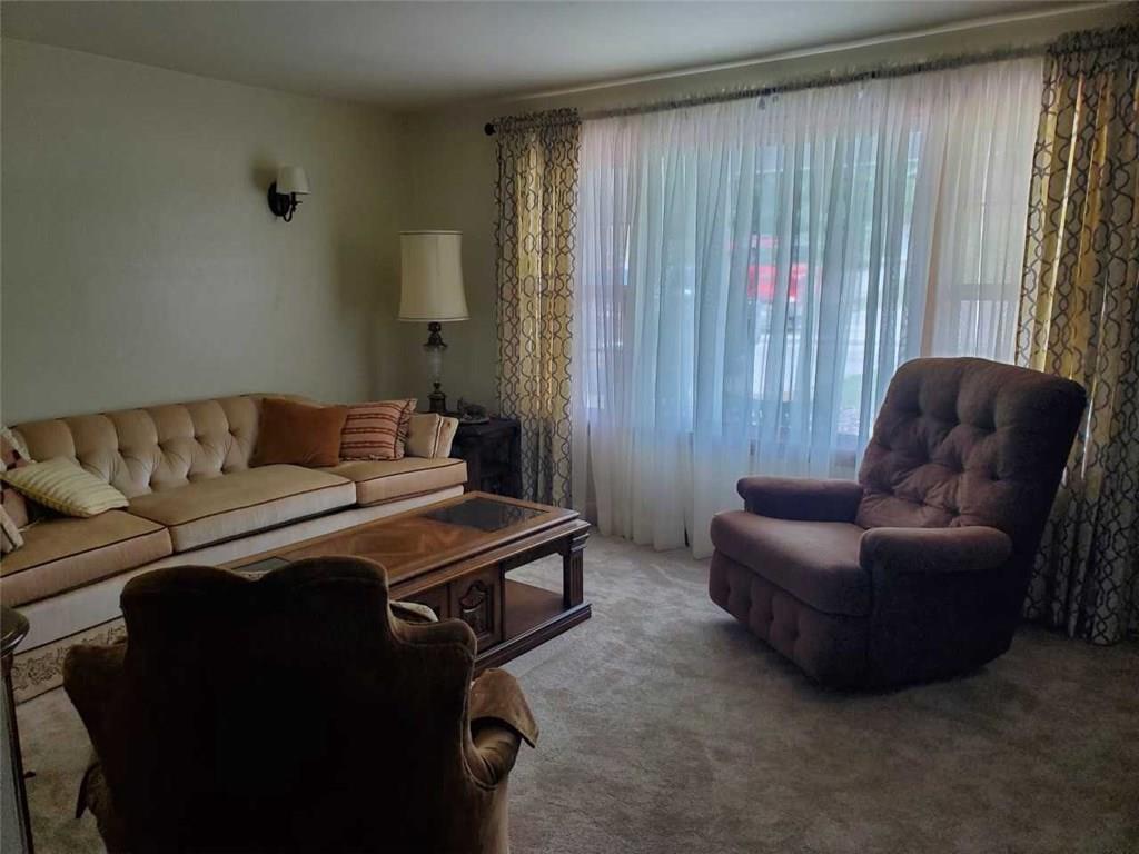228 Ekastown Road Sarver, PA 16055 - Photo 9 of 25 Livingroom