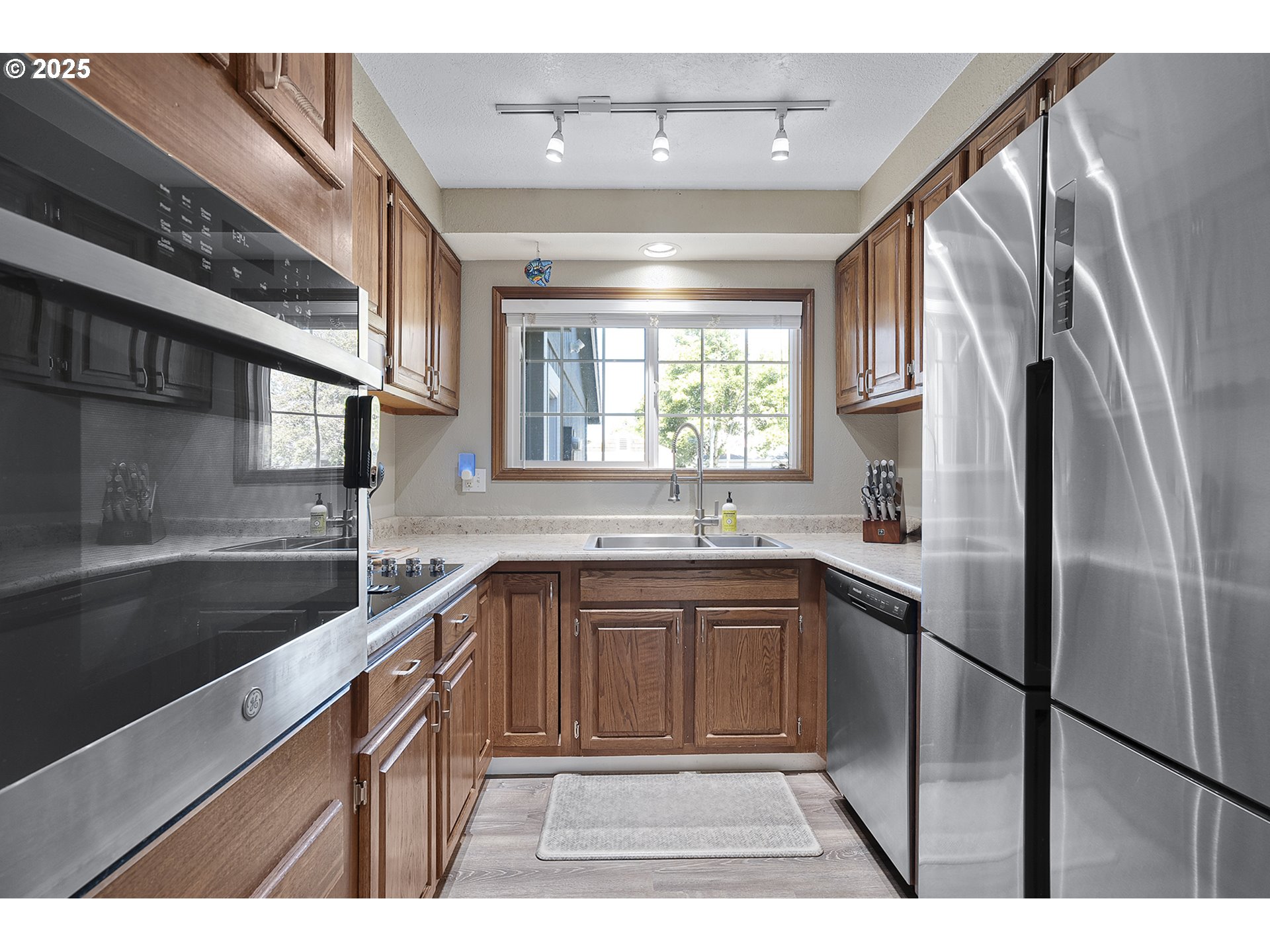 524 North 20th Place Cornelius, OR 97113 - Photo 14 of 37