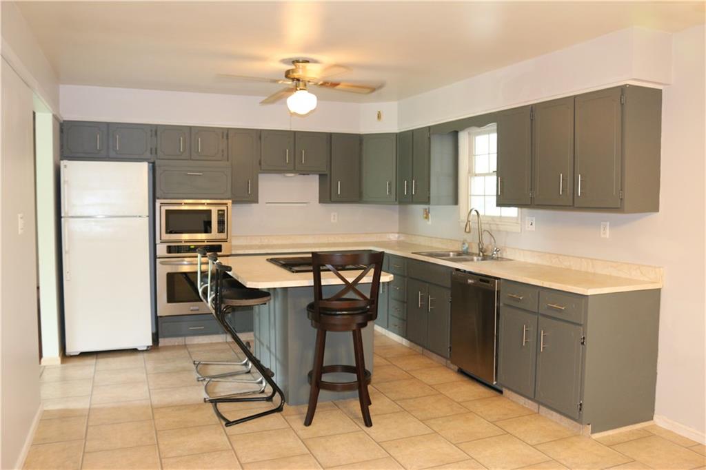 2808 Ridge Rd Extension Baden, PA 15005 - Photo 4 of 20