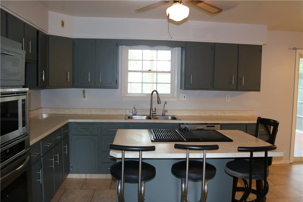 2808 Ridge Rd Extension Baden, PA 15005 - Photo 5 of 20