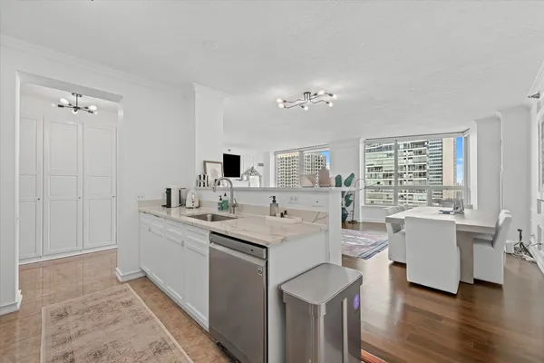 $4,500 | 600 North Kingsbury Street, Unit 1609, Chicago, IL 60654