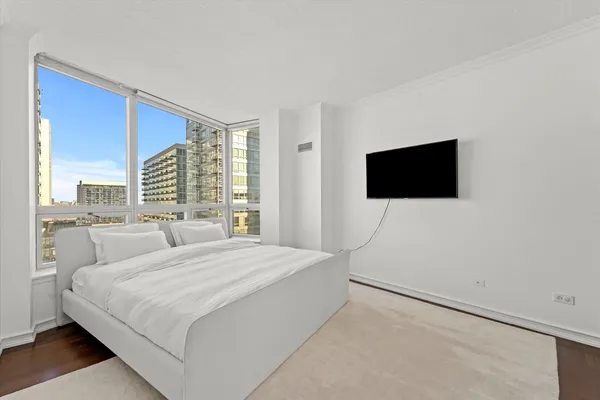 $4,500 | 600 North Kingsbury Street, Unit 1609, Chicago, IL 60654