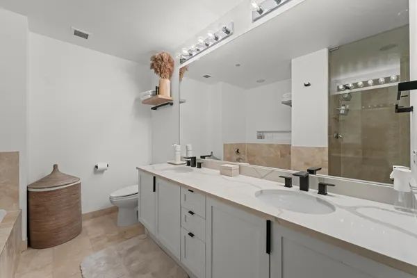 $4,500 | 600 North Kingsbury Street, Unit 1609, Chicago, IL 60654
