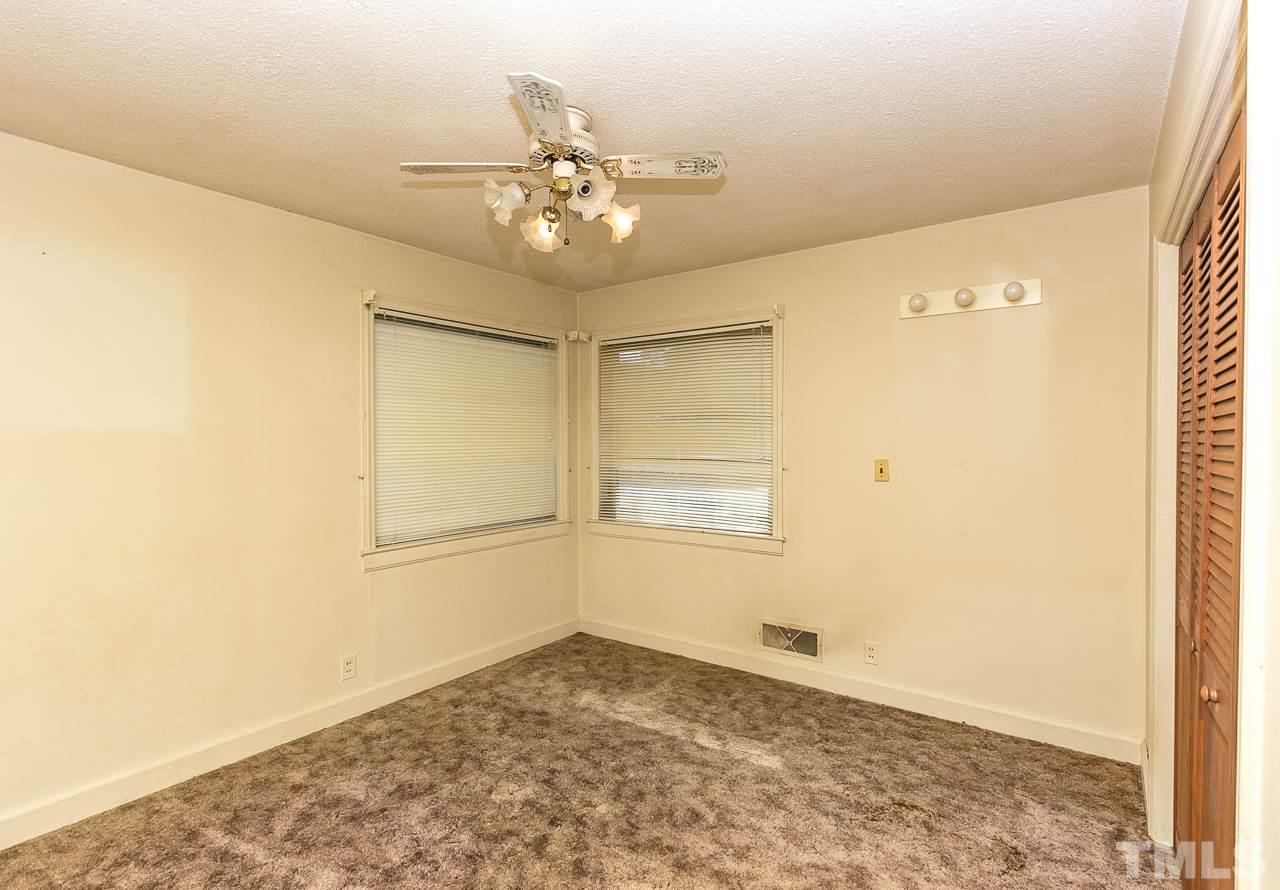 10905 Leesville Road Raleigh, NC 27617 - Photo 11 of 30