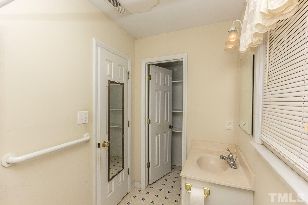 10905 Leesville Road Raleigh, NC 27617 - Photo 21 of 30