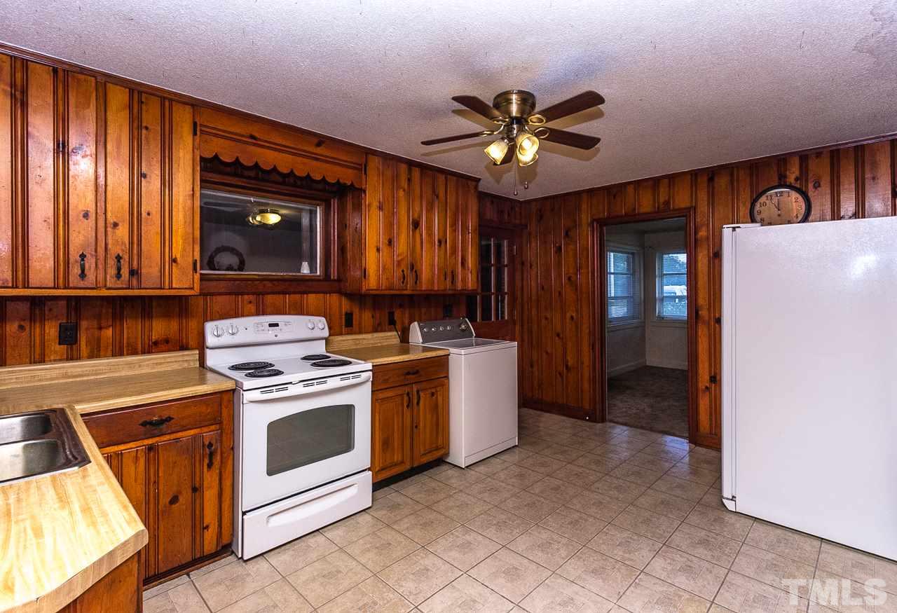 10905 Leesville Road Raleigh, NC 27617 - Photo 4 of 30