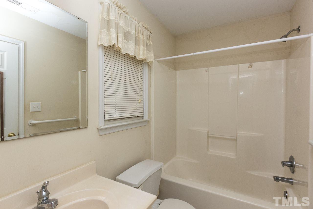 10905 Leesville Road Raleigh, NC 27617 - Photo 10 of 30