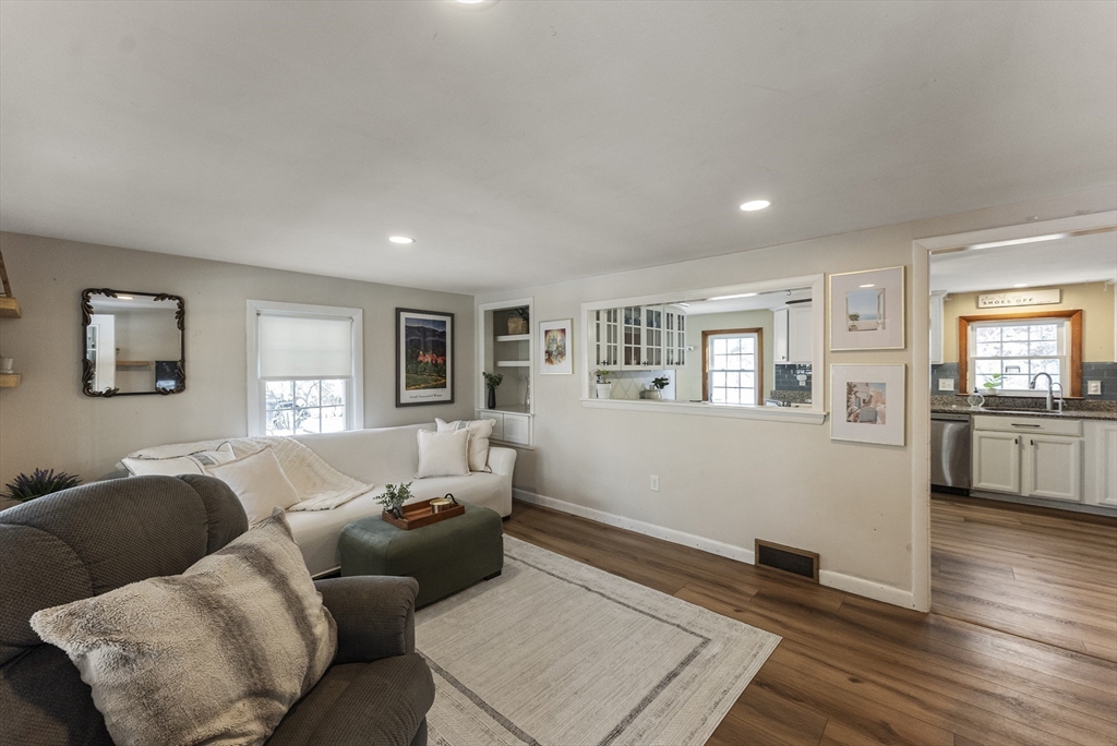 70 7 Hills Road Plymouth, MA 02360 - Photo 11 of 42 a living room with furniture and wooden floor