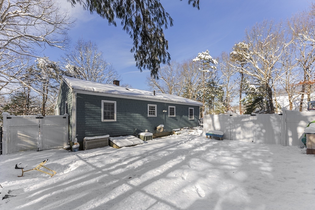 70 7 Hills Road Plymouth, MA 02360 - Photo 39 of 42 a front view of a house
