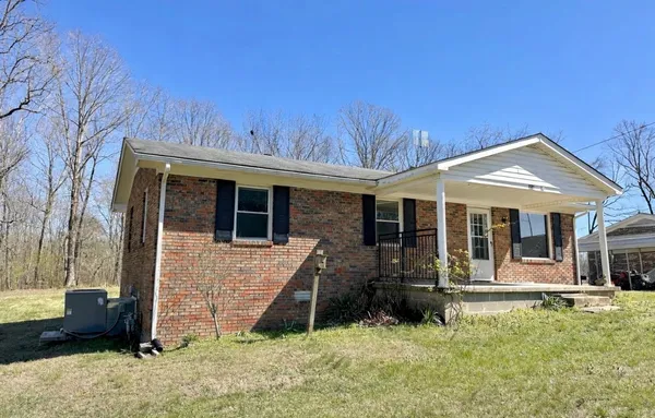 $179,000 | 115 South Oak Street, Collinwood, TN 38450