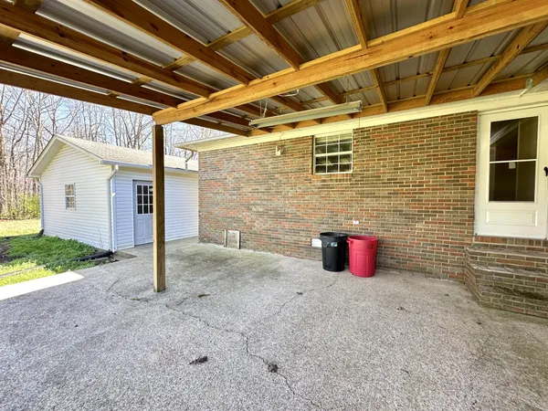$179,000 | 115 South Oak Street, Collinwood, TN 38450
