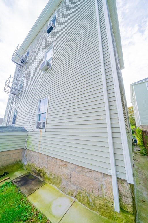 236 Tecumseh Street Fall River, MA 02721 - Photo 6 of 32 Gallery Image 6