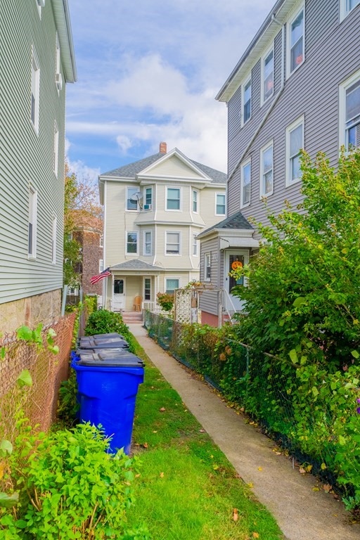 236 Tecumseh Street Fall River, MA 02721 - Photo 8 of 32 Gallery Image 8