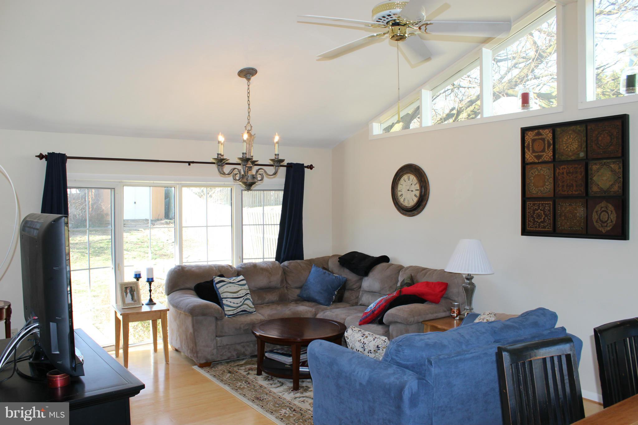 5940 Craft Road Alexandria, VA 22310 - Photo 11 of 18 Family Room