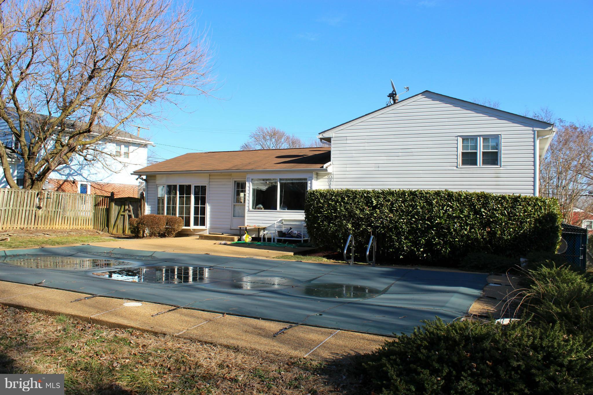 5940 Craft Road Alexandria, VA 22310 - Photo 3 of 18 Exterior (Rear)