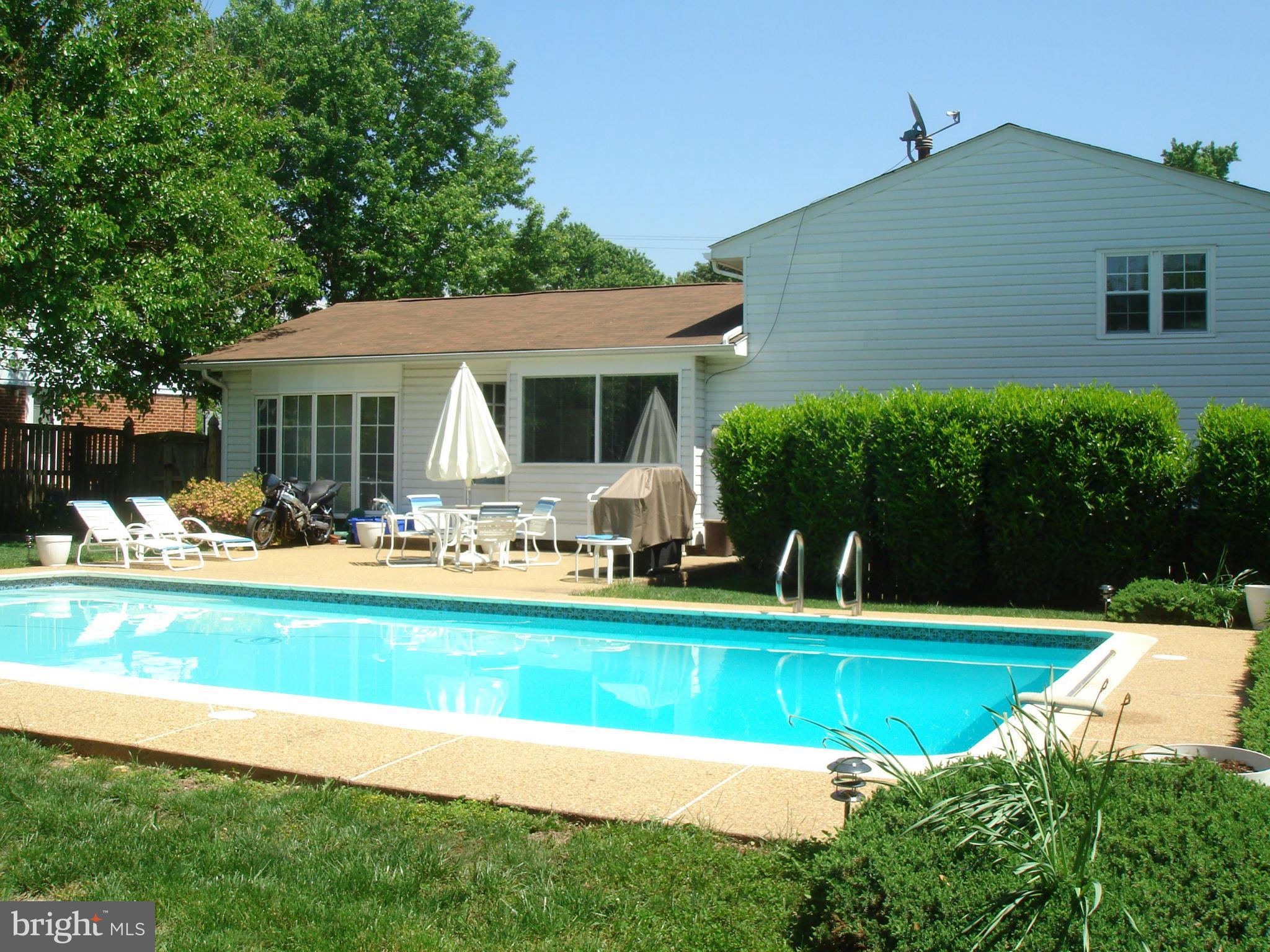 5940 Craft Road Alexandria, VA 22310 - Photo 5 of 18 Exterior (Rear)