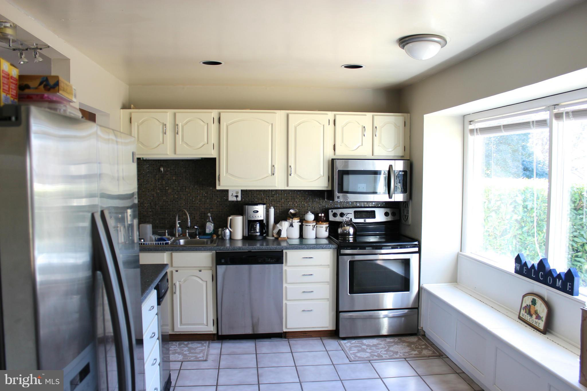 5940 Craft Road Alexandria, VA 22310 - Photo 7 of 18 Kitchen