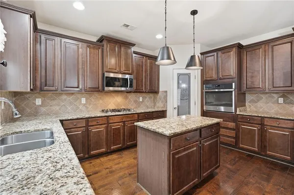 $515,000 | 12090 Centerra Drive, Hampton, GA 30228