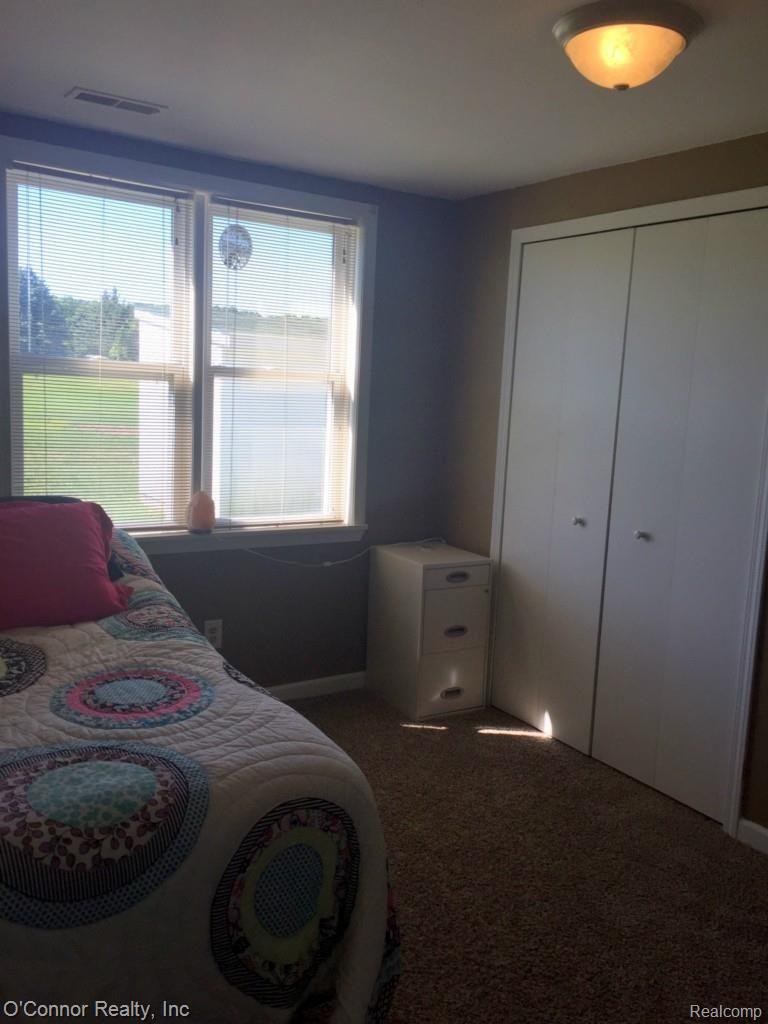 7065 Frith Road St. Clair, MI 48079 - Photo 8 of 19 010750a0fd0d8d0fc077fdb5a008e20f375c79c10b.jpg