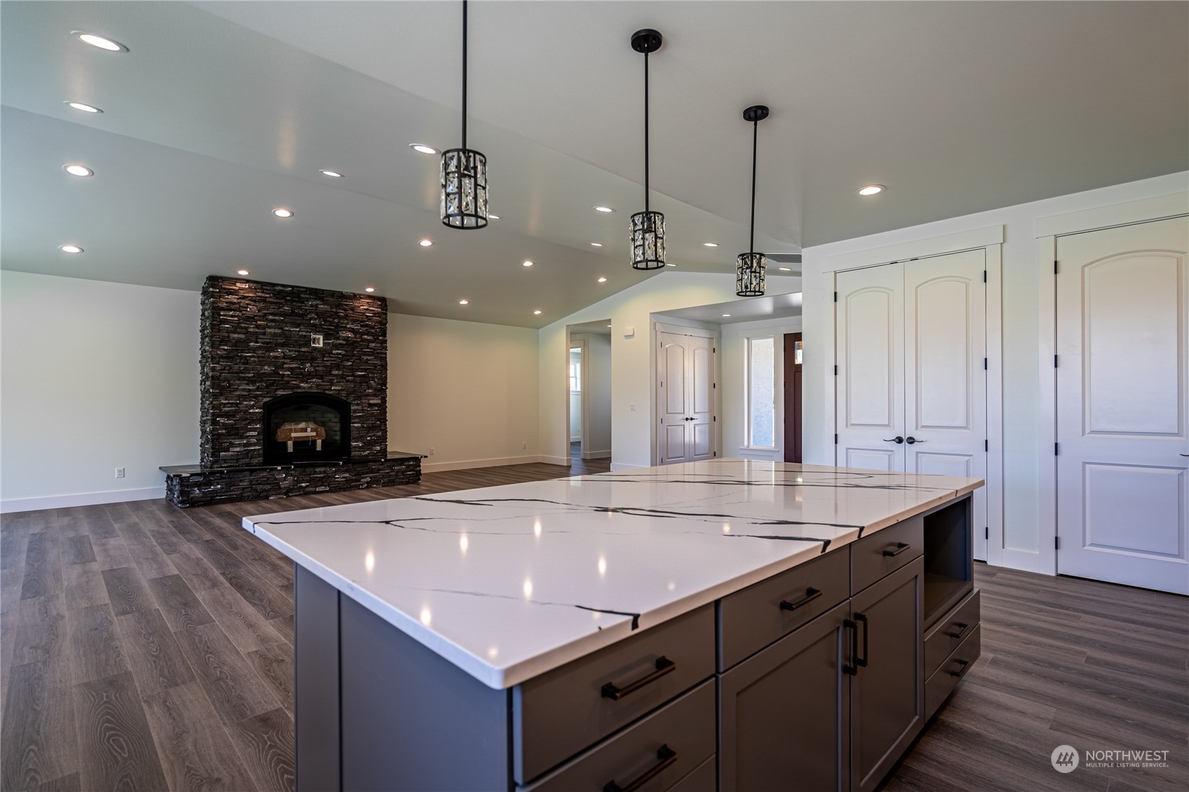 1275 Apple Acres Road Chelan, WA 98816 - Photo 11 of 38 Gallery Image 11