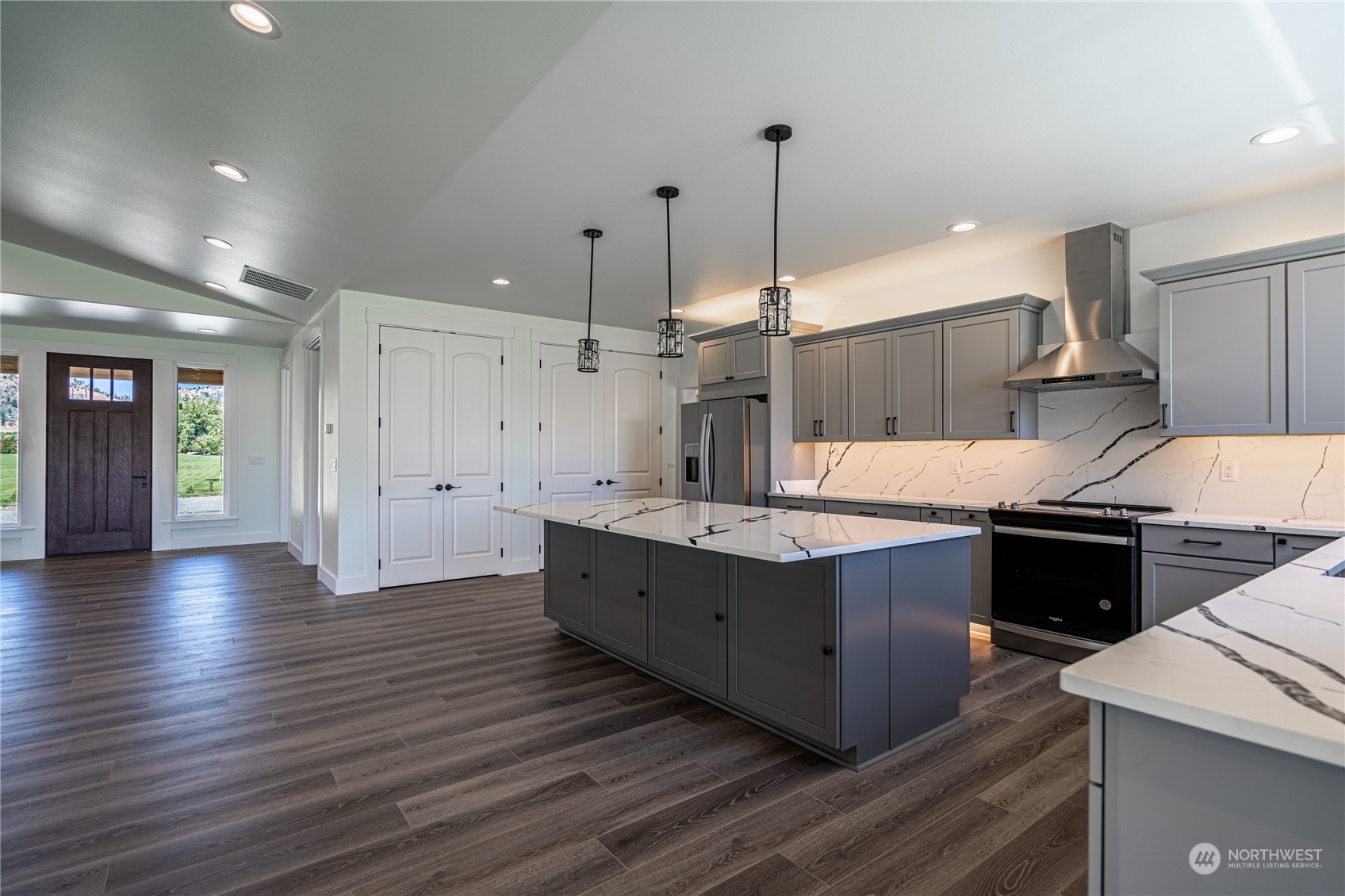 1275 Apple Acres Road Chelan, WA 98816 - Photo 10 of 38 Gallery Image 10