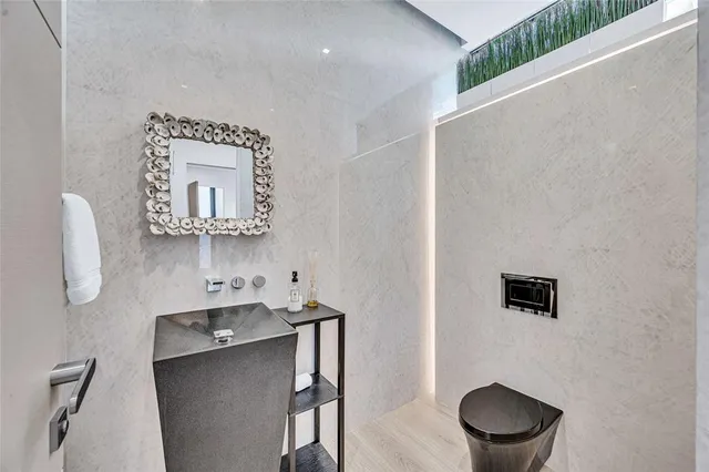 $16,950,000 | 408 Coral Way, Fort Lauderdale, FL 33301