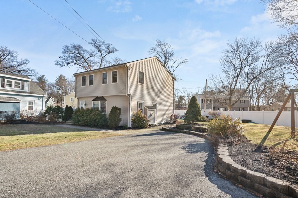 14 Abbott Road North Reading, MA 01864 - Photo 16 of 21 Gallery Image 16
