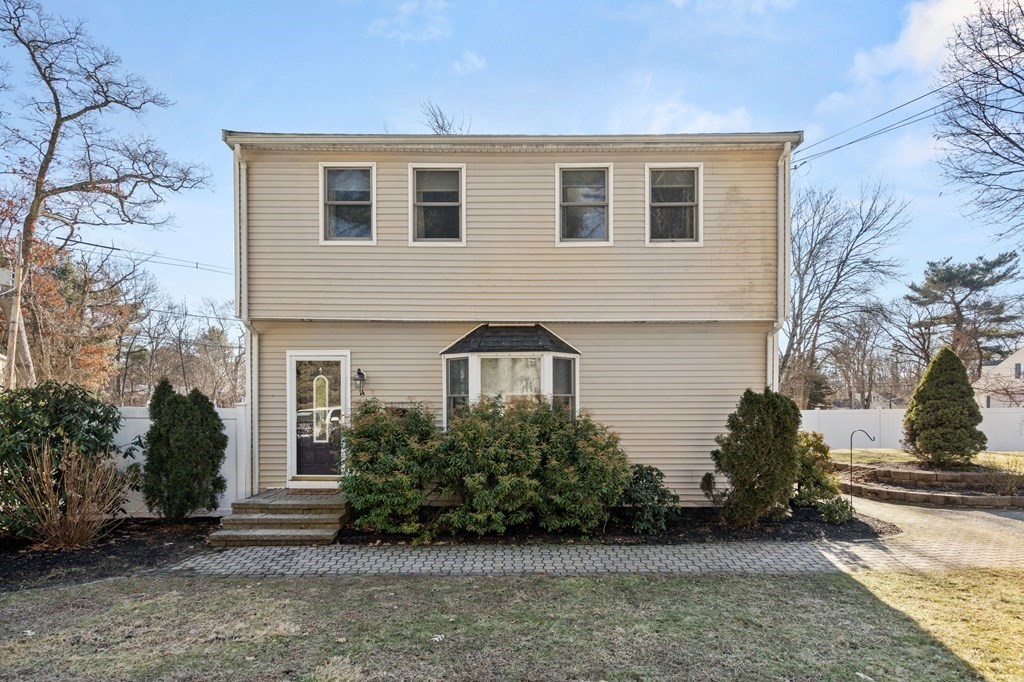 14 Abbott Road North Reading, MA 01864 - Photo 2 of 21 Gallery Image 2